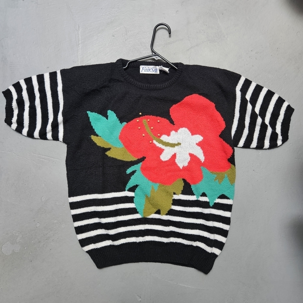 Vintage Fair Set Black and White Sz L Striped Knitted Sweater with Floral Design - Picture 7 of 10